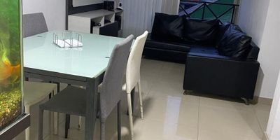 VENTA APARTAMENTO AL NORTE PISO QUINTO EN TORRES DE COMFANDI SIN ASCENSOR, TRES HABITACIONES DOS CON CLOSET, UN BAÑO, PISOS EN PORCELANATO