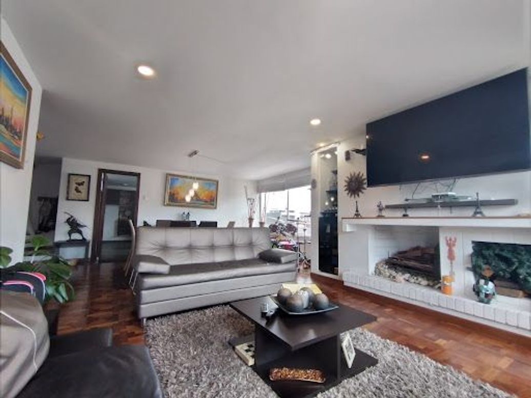 Apartamento de 3 alcobas en venta en La Castellana, Bogotá, 153 m² · foto 3 de 20