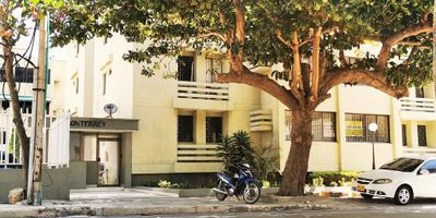 CÓDIGO INTERNO: 18263 - CANON INCLUYE ADMINISTRACIÓN. APARTAMENTO EN ARRIENDO UBICADO EN RIOMAR, CONSTA DE 3 HABITACIONES, 2 BAÑOS, SALA, COMEDOR, COCINA INTEGRAL, PARQUEADERO PARA UN VEHÍCULO, VIGILANCIA 24 HORAS.