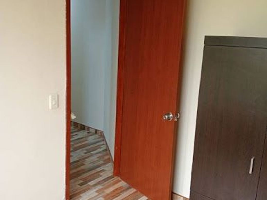 Casa de 9 alcobas en venta en Villa Claudia, Bogotá, 350 m² · foto 11 de 20