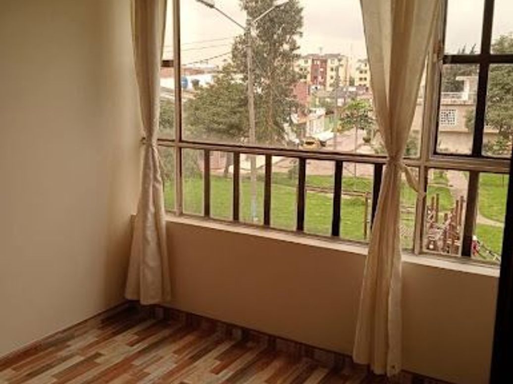 Casa de 9 alcobas en venta en Villa Claudia, Bogotá, 350 m² · foto 13 de 20