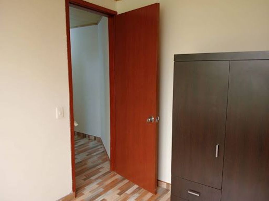 Casa de 9 alcobas en venta en Villa Claudia, Bogotá, 350 m² · foto 10 de 20