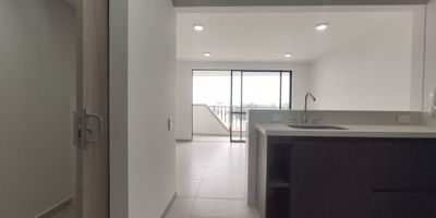 Apartamento para estrenar en 5° piso con ascensor – Moderno, funcional y con espacios pensados para tu estilo de vida.

Distribución inteligente:

Sala comedor
Balcón con vista abierta
Cocina integral tipo americano
2 habitaciones, principal con vestier y baño privado
Espacio adicional ideal como estudio o tercera habitación
Estudio abierto tipo home office
Zona de oficios independiente

El conjunto residencial ofrece amenidades tipo club:
Sala de entretenimiento
Zona coworking
Gimnasio
Terraza lounge
Zona BBQ
Turco
Piscina para adultos y niños
Juegos infantiles

Descubre este espectacular apartamento, con acabados de alta calidad y una distribución que se adapta a tus necesidades. 
Ubicado en una de las zonas más estratégicas y valorizadas del sur de la ciudad con excelente proyección de inversión.

¡Agenda tu visita y conoce tu próximo hogar!

Comunícate al TRES VEINTICUATRO SEIS OCHENTA NOVENTA Y CINCO SEIS CINCO.