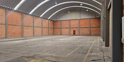 Bodega parque industrial Área total en construcción de 7.462 Metros, BODEGA libre de almacenamiento de 3.232 metros a Triple altura de 12 maestros, Mas 412 metros de OFICINAS, Mas PATIO DE 3.816 metros, en concreto de alta resistencia Capacitad de ENEGIA KWA 1.000