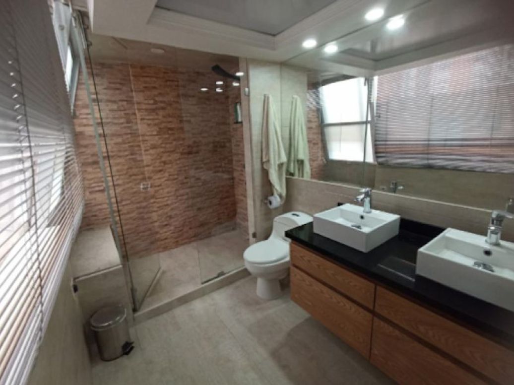 Apartamento de 5 alcobas en venta en Ub. Santa Coloma, Bogotá, 350 m² · foto 20 de 20