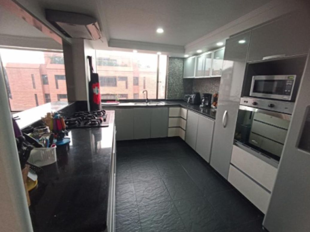 Apartamento de 5 alcobas en venta en Ub. Santa Coloma, Bogotá, 350 m² · foto 15 de 20