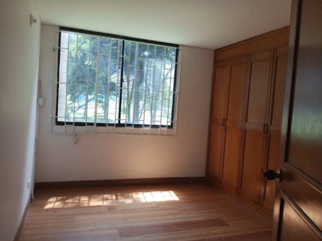 Apartamento de 3 alcobas en venta en Santa Barbara Central, Bogotá, 115 m² · foto 6 de 17