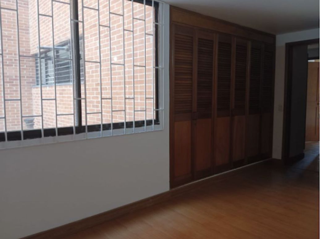 Apartamento de 3 alcobas en venta en Santa Barbara Central, Bogotá, 115 m² · foto 7 de 17