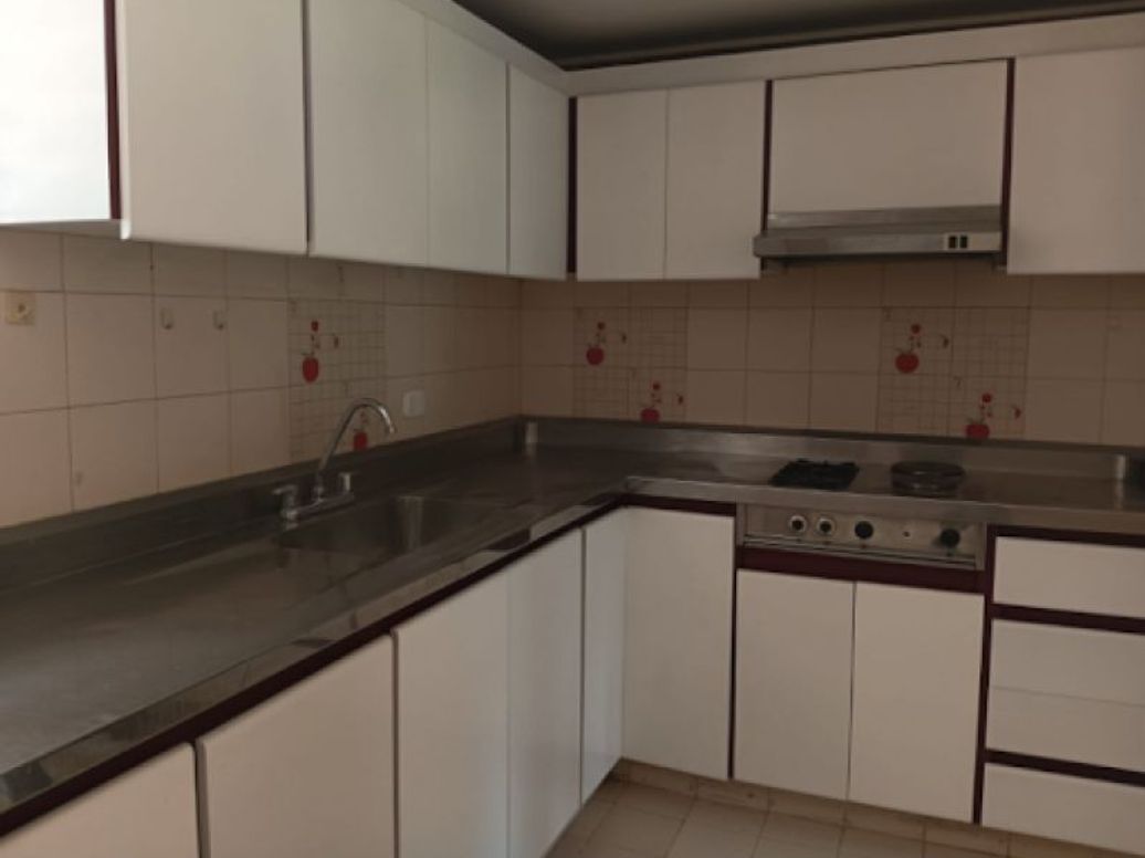 Apartamento de 3 alcobas en venta en Santa Barbara Central, Bogotá, 115 m² · foto 9 de 17