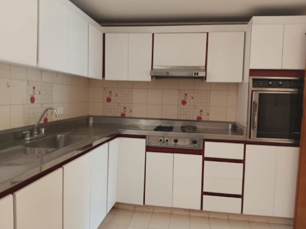 Apartamento de 3 alcobas en venta en Santa Barbara Central, Bogotá, 115 m² · foto 8 de 17