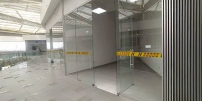 LOCAL EN VENTA UBICADO EN BARRANCAS - USAQUÉN 26.43m2 con excelente distribución del espacio, iluminación y ventilación natural, vitrina comercial ubicada en plazoleta de comidas, cuenta con gas natural, puntos hidraulicos, luz, piso en ceramica. Su ubicación te permite gran desplazamiento por vías principales Cra 7, Cra 9, Cl 155 entre otras, un sector residencial y comercial ubicado en North Point Mall. - 12453