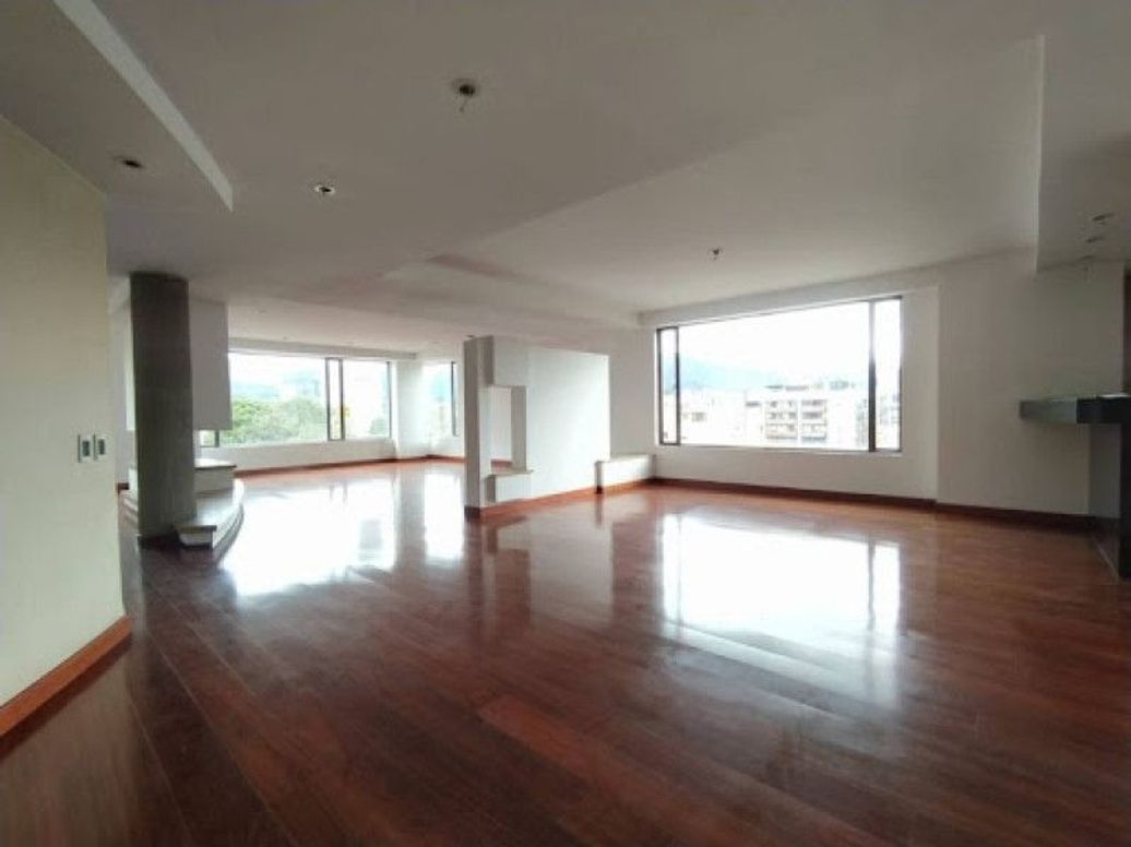 Apartamento de 4 alcobas en venta en San Patricio, Bogotá, 400 m² · foto 3 de 20