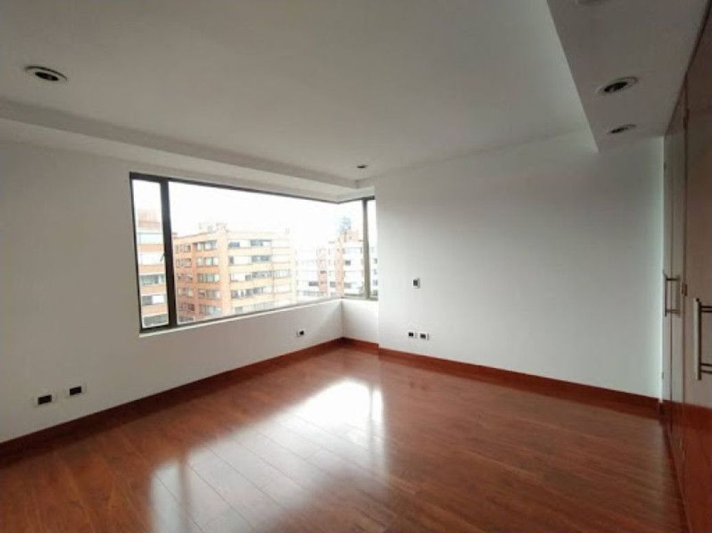 Apartamento de 4 alcobas en venta en San Patricio, Bogotá, 400 m² · foto 17 de 20