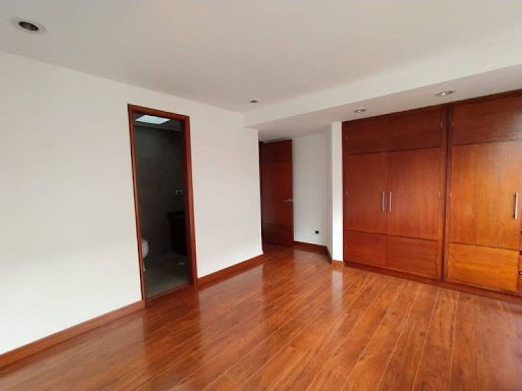 Apartamento de 4 alcobas en venta en San Patricio, Bogotá, 400 m² · foto 16 de 20
