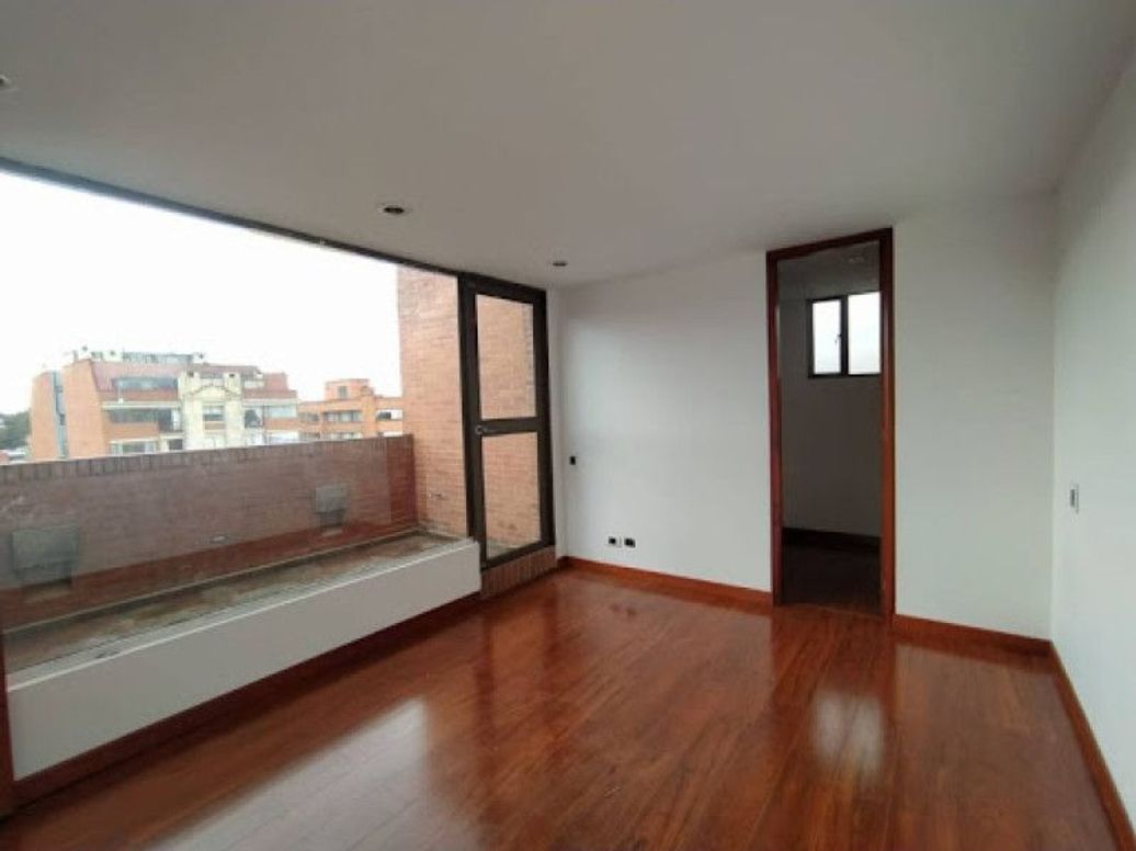 Apartamento de 4 alcobas en venta en San Patricio, Bogotá, 400 m² · foto 18 de 20