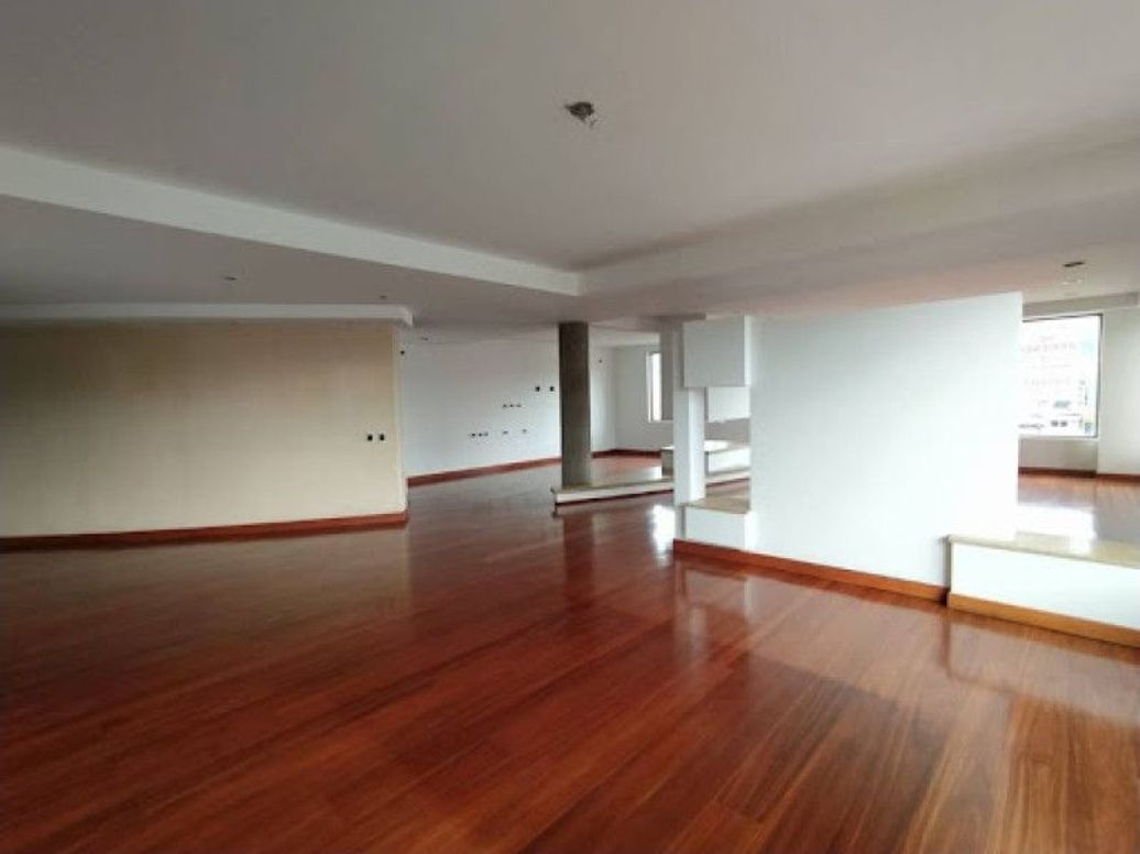 Apartamento de 4 alcobas en venta en San Patricio, Bogotá, 400 m² · foto 4 de 20