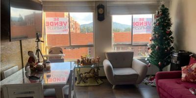 CODIGO: 6310FR506

Hermoso apartamento ubicado en la ciudad de madrid cundinamarca, consta de tres habitaciones con closet , la habitación principal cuenta con baño privado,baño social, cocina integral totalmente equipada al igual que el cuarto de lavado, sala y comedor, adicional el apartamento cuenta con los siguientes detalles:

*Puerta de seguridad en acero de alto calibre con 15 chapas de seguridad 
* Techo en PVC
* Ventanas con persianas Black hack
* Apartamento ventanas vista al exterior de la unidad
* Cocina Integral diseñada de acuerdo a las medidas de los espacios 
* Calentador para duchas
* Baños con division de vidrio templado cada uno
* Closets en madera de pared a pared diseñados a medida para las tres habitaciones

El  apartamento se encuentra  ubicado en conjunto residencial el cual cuenta con seguridad privada 24 horas,salon comunal, piscina,​gimnasio,zonas infantiles, zonas verdes salón comunal
