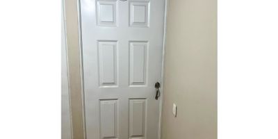 CODIGO 693FR7236

Se VENDE apartamento totalmente nuevo en Gachancipá en obra gris de CINCUENTA Y SIETE M2, que le da la flexibilidad de diseñar y personalizar los acabados a su gusto y presupuesto. 5to piso con vista interna al conjunto. Cuenta con tres habitaciones, un baño social, sala comedor, zona de ropas con calentador de gas instalado. En la habitación principal se tiene espacio para construir baño privado o walking closet. Tiene Deposito privado para almacenamiento, lo cual es un gran diferenciador. El conjunto cuenta con salones comunales, parque infantil, recepción, vigilancia 24 horas, salon comunal, canchas y areas verdes, adicionalmente, se encuentra estratégicamente ubicado sobre la carretera principal con facilidad de acceso a transporte y conectividad con Chía y Cajicá y sus centros comerciales y zona industrial.
