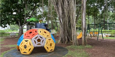 CODIGO 696FR7683: Practico apartamento de dos alcobas y dos baños, con balcón, cocina con mesón tipo americana. El apartamento cuenta con su parqueadero y un depósito amplio.
Ubicado en un conjunto residencial con vigilancia permanente, piscina, parque infantil, gimnasio y zona social a solo minutos del Centro Histórico y a pasos de las playas de El Cabrero.
