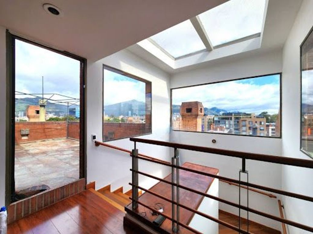 Apartamento de 5 alcobas en venta en Santa Barbara Occidental, Bogotá, 340 m² · foto 9 de 20