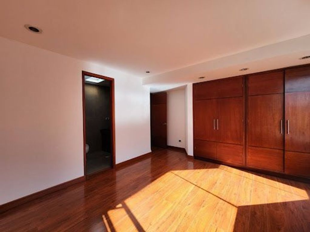 Apartamento de 5 alcobas en venta en Santa Barbara Occidental, Bogotá, 340 m² · foto 16 de 20