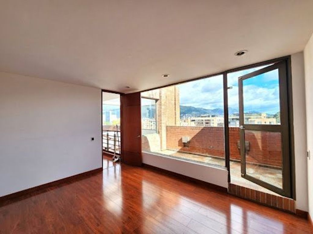 Apartamento de 5 alcobas en venta en Santa Barbara Occidental, Bogotá, 340 m² · foto 10 de 20