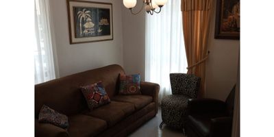 INMOBILIARIA JNQ Te ofrece casa esquinera en venta sector la Cumbre, consta de sala, comedor, cocina sencilla, cuatro alcobas, tres baños, gas natural, parqueadero, estudio, patio, calentador a gas, pisos en ceramica.

Zona residencial, cerca de transporte publico y de la iglesia.

INFORMES:   3127770350       3167421653      8830190
