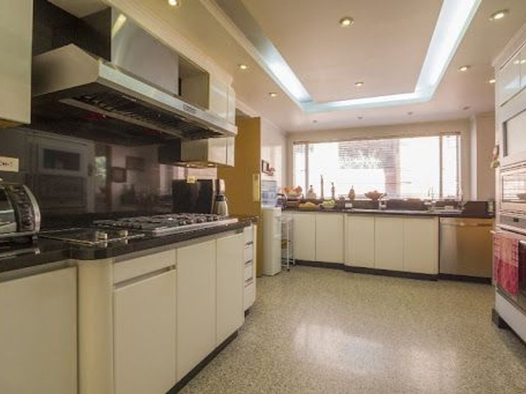 Apartamento de 4 alcobas en venta en Santa Barbara Alta, Bogotá, 404 m² · foto 11 de 20