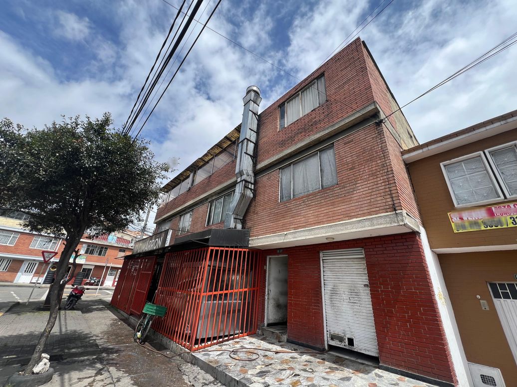 Casa de 6 alcobas en venta en El Morisco, Bogotá, 173 m² · foto 2 de 8