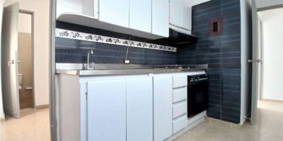 ? ¡Apartamento de 100 m² disponible! ✨

Amplio, cómodo y con todo lo que necesitas para vivir con tranquilidad. Este apartamento es ideal para familias que buscan espacios generosos y funcionales en una excelente ubicación. ?

? Características principales:

?️ Sala comedor amplia y luminosa

? Cocina integral equipada con horno y estufa

? Zona de lavandería

?️ 4 alcobas con clóset

? 4 baños

? Gas por pipeta

? Balcón para disfrutar de tus momentos de descanso

? Citófono

? Parqueadero lineal

? Un espacio perfecto para vivir cómodamente y disfrutar en familia.
? Contáctanos y agenda tu visita hoy mismo.

 
