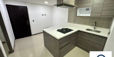 Hermoso apartamento para estrenar a 2 cuadras del parque de itagui

Consta de 2 habitaciones, 2 closet, sala, cocina integral con red de gas y zona de ropas independiente

El edificio cuenta con ascensor

Cerca del parque de itagui, avenida guayabal, surtimax, d1 y cuenta con gran variedad de transporte publico.

