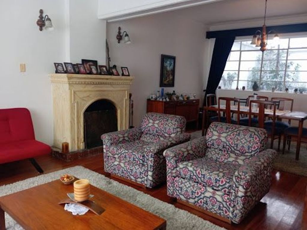 Casa de 6 alcobas en venta en La Salle, Bogotá, 340 m² · foto 2 de 13