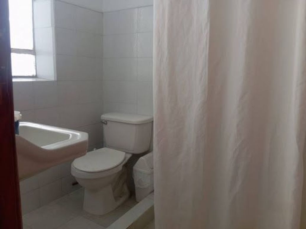 Casa de 6 alcobas en venta en La Salle, Bogotá, 340 m² · foto 10 de 13