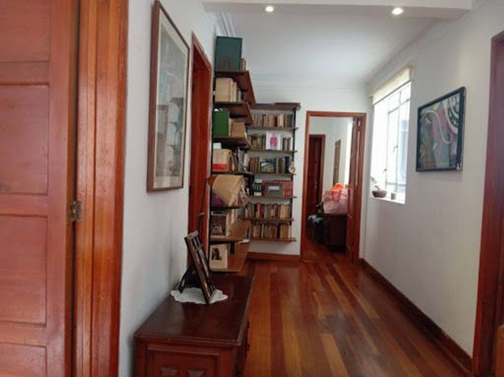 Casa de 6 alcobas en venta en La Salle, Bogotá, 340 m² · foto 5 de 13