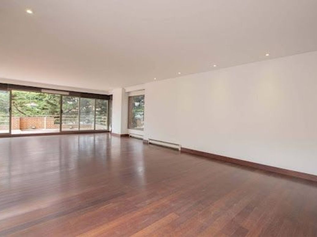 Apartamento de 4 alcobas en venta en Los Rosales, Bogotá, 525 m² · foto 2 de 20