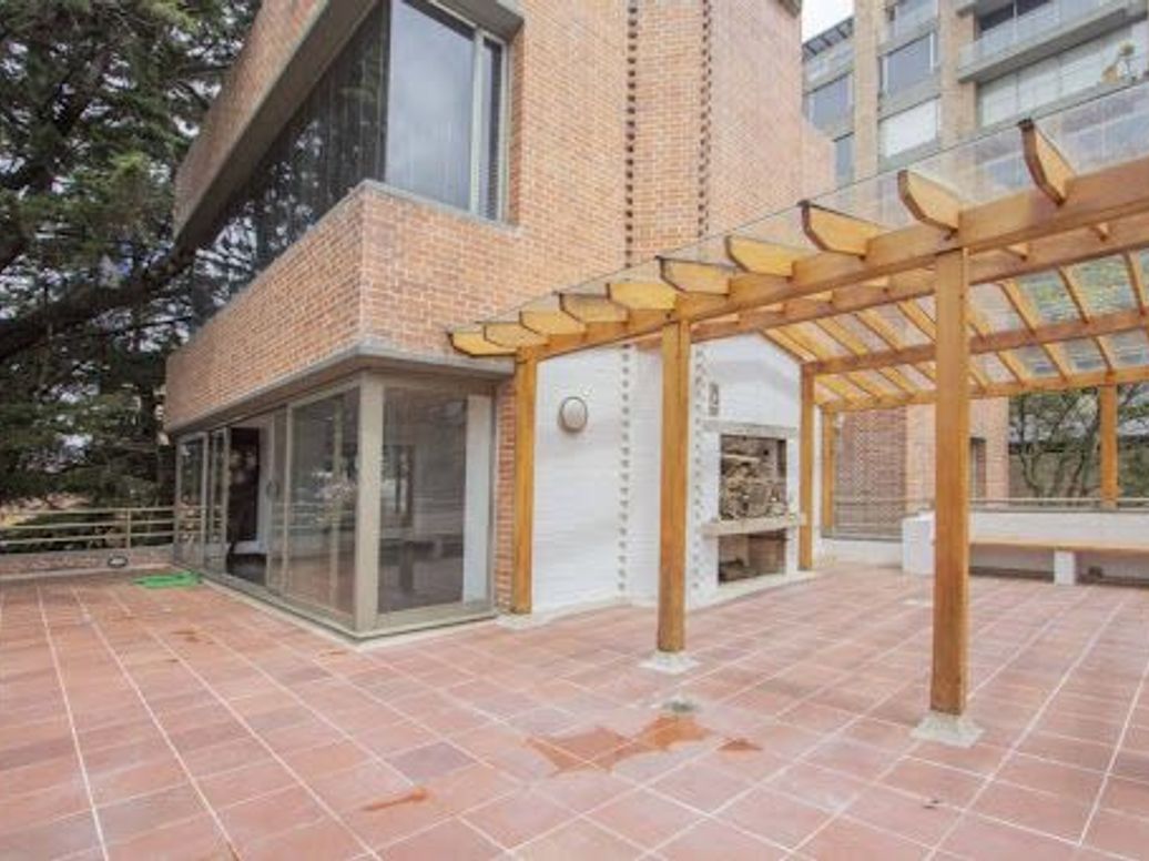 Apartamento de 4 alcobas en venta en Los Rosales, Bogotá, 525 m² · foto 3 de 20