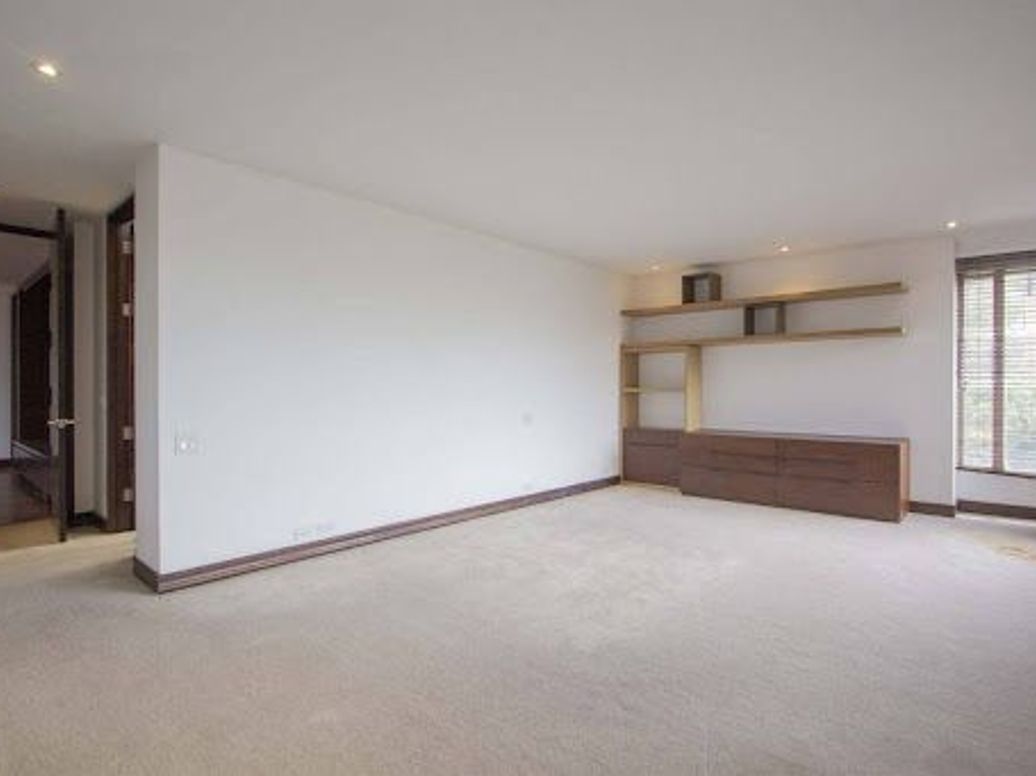 Apartamento de 4 alcobas en venta en Los Rosales, Bogotá, 525 m² · foto 18 de 20