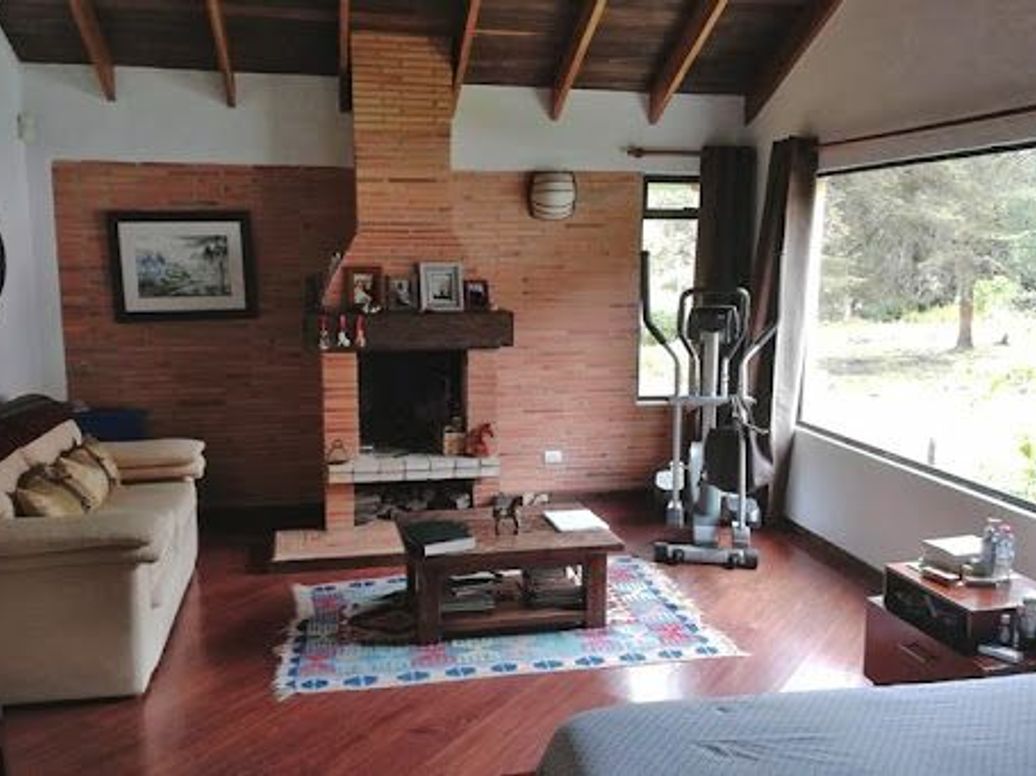 Casa de 6 alcobas en venta en Bogotá, Bogotá, 380 m² · foto 2 de 19