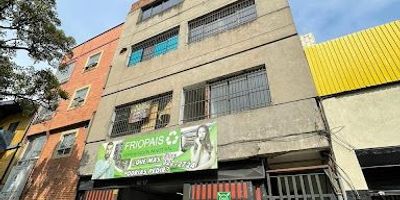 Local o Bodega  para la venta ,  ubicación estratégicamente dentro del sector, cerca a la facultad de Medicina u de A. se vende todo el edificio son 5 locales o bodegas segun la necesidad .  Sin pago de Administración, no cuenta con parqueadero. ingreso por escaleras, no tiene ascensor, local o bodega para remodelar.
