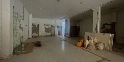 Local o Bodega  para la venta ,  ubicación estratégicamente dentro del sector, cerca a la facultad de Medicina u de A. se vende todo el edificio son 5 locales o bodegas segun la necesidad .  Sin pago de Administración, no cuenta con parqueadero. ingreso por escaleras, no tiene ascensor, local o bodega para remodelar.