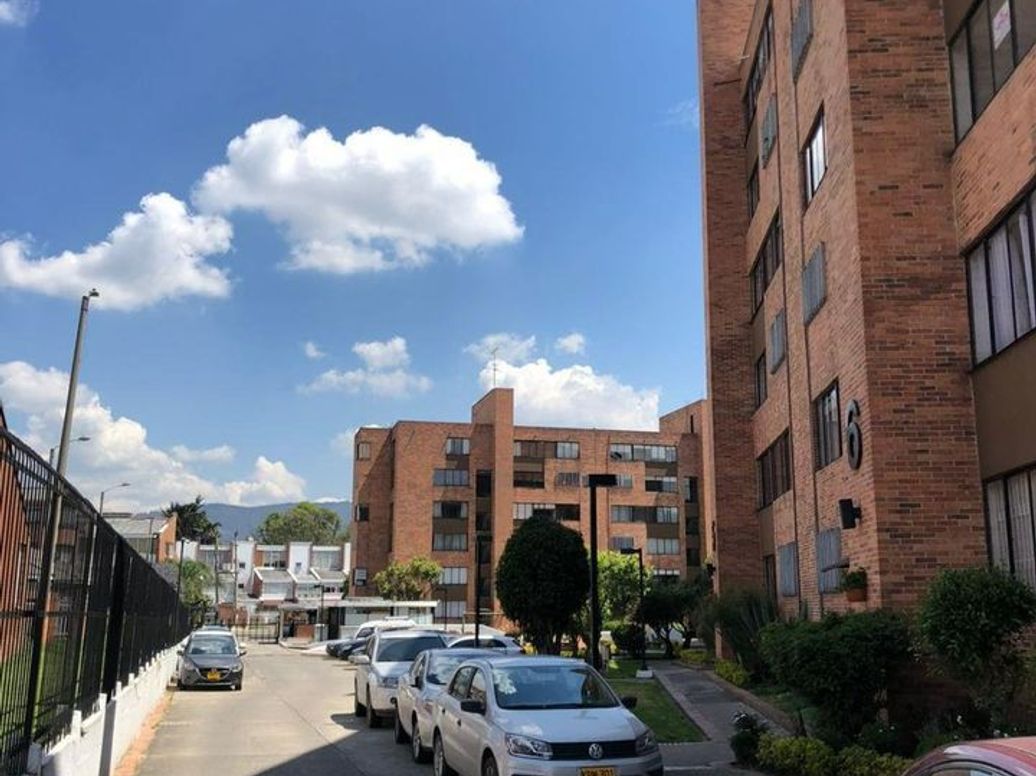 Apartamento de 3 alcobas en venta en Ub. Cordoba, Bogotá, 108 m² · foto 13 de 13