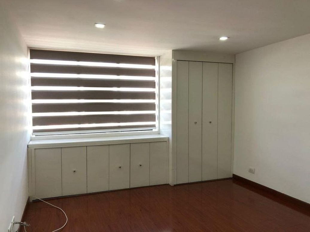 Apartamento de 3 alcobas en venta en Ub. Cordoba, Bogotá, 108 m² · foto 10 de 13