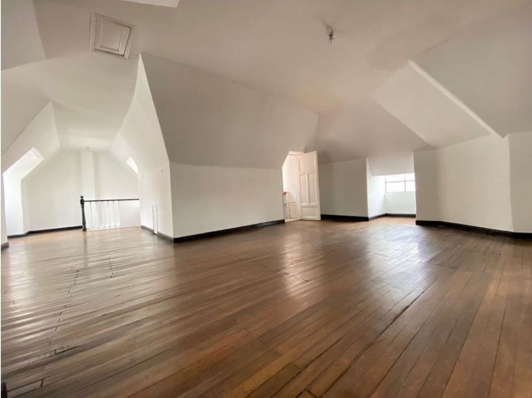 Casa de 8 alcobas en venta en Zona Industrial, Bogotá, 650 m² · foto 15 de 20
