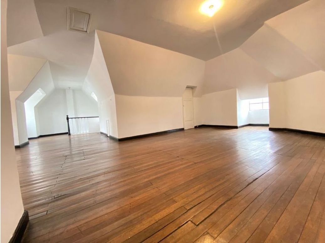 Casa de 8 alcobas en venta en Zona Industrial, Bogotá, 650 m² · foto 12 de 20