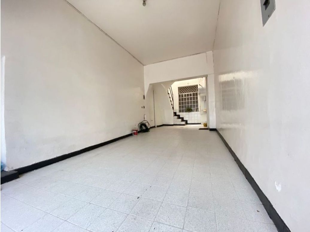 Casa de 8 alcobas en venta en Zona Industrial, Bogotá, 650 m² · foto 6 de 20