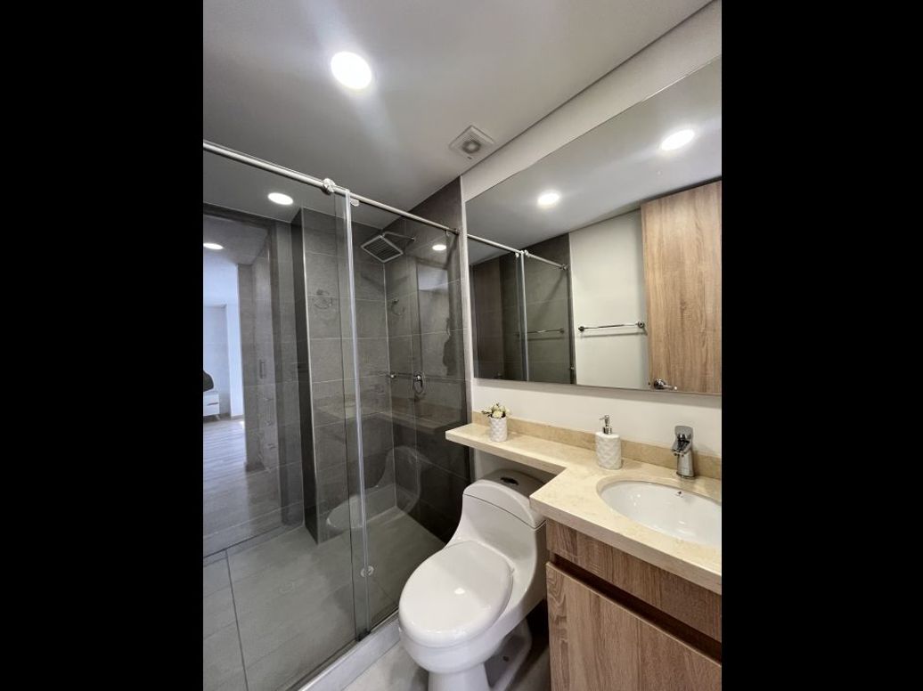 Apartamento de 3 alcobas en venta en Quinta Paredes, Bogotá, 98 m² · foto 3 de 16