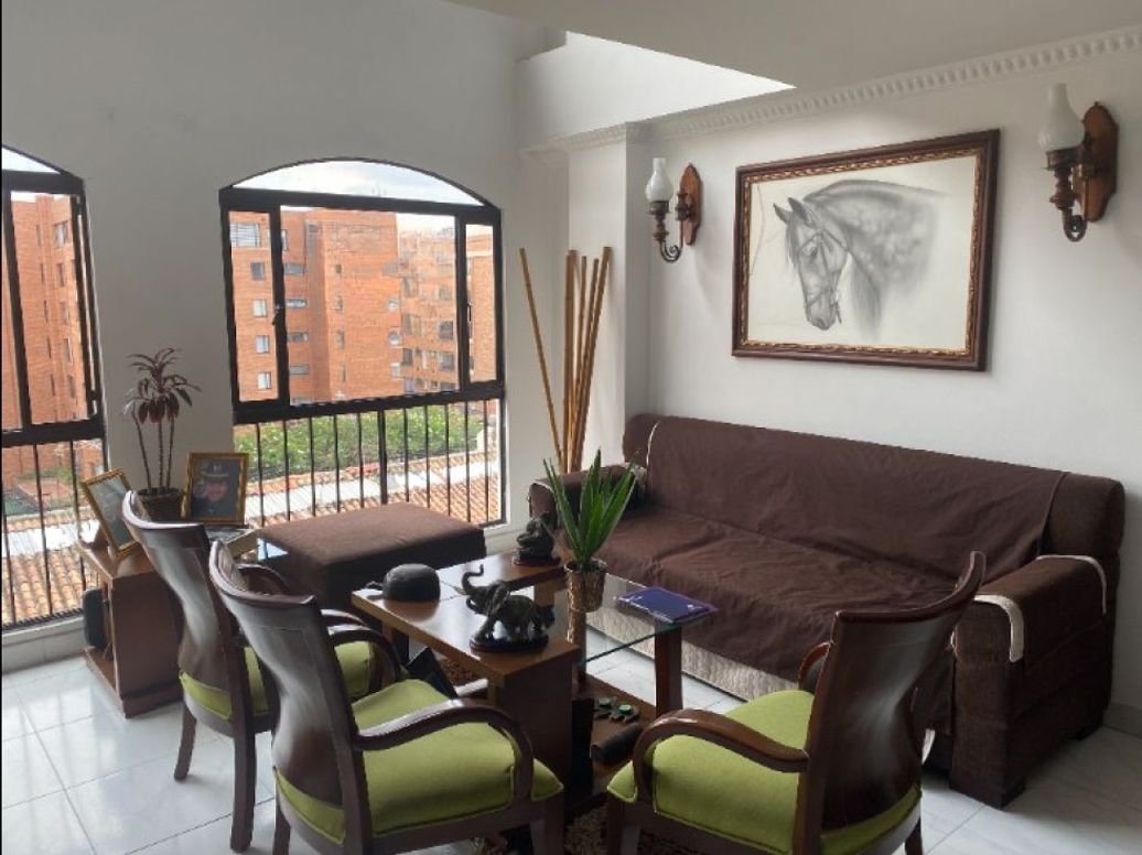 Apartamento de 3 alcobas en venta en Cedro Narvaez, Bogotá, 140 m² · foto 2 de 20