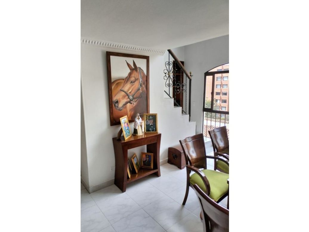 Apartamento de 3 alcobas en venta en Cedro Narvaez, Bogotá, 140 m² · foto 4 de 20