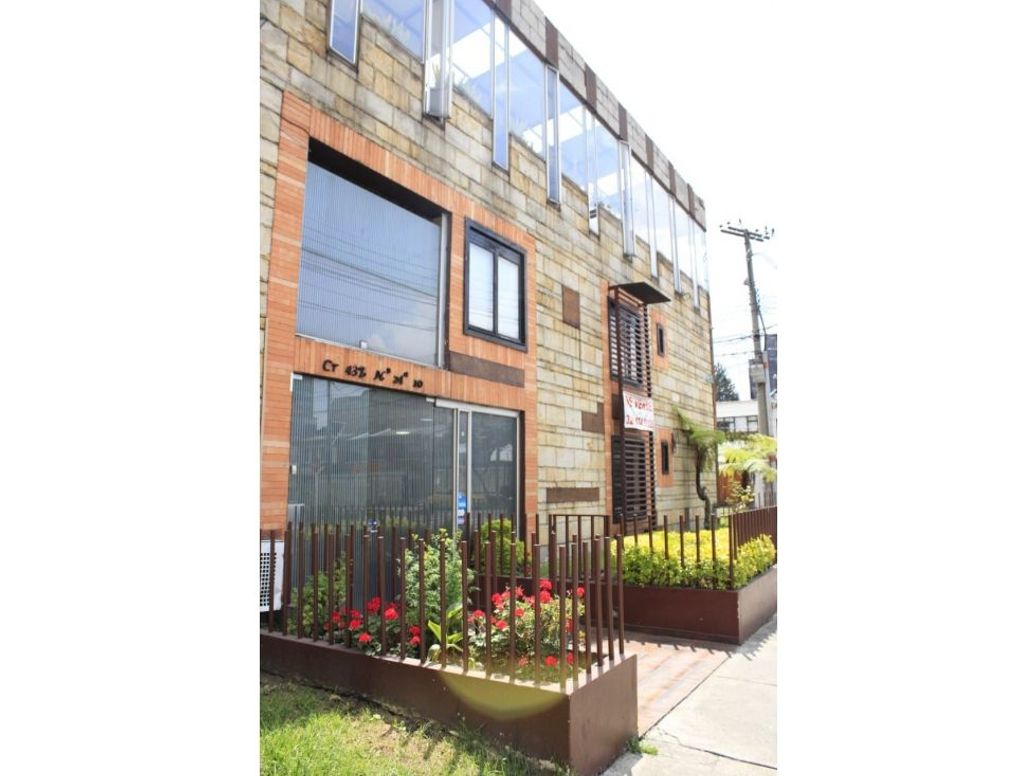 Casa de 20 alcobas en venta en Quinta Paredes, Bogotá, 532 m² · foto 3 de 20