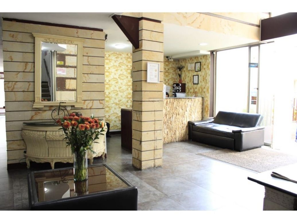 Casa de 20 alcobas en venta en Quinta Paredes, Bogotá, 532 m² · foto 4 de 20